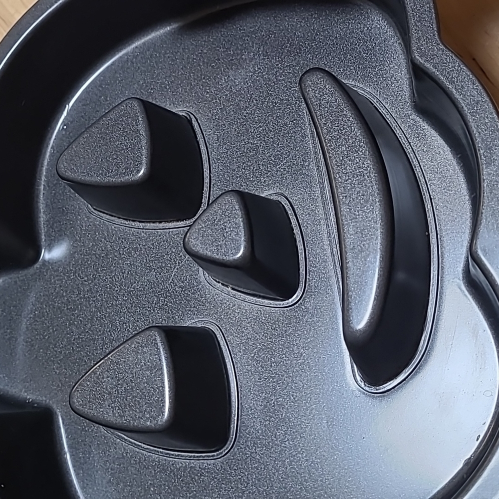🔶️5 for $30🔶️ Wilton Nonstick Pumpkin Bake Pan - Picture 5 of 5